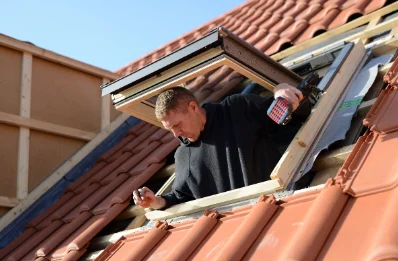 Pose de fenêtres de toit Velux à Bourdettes